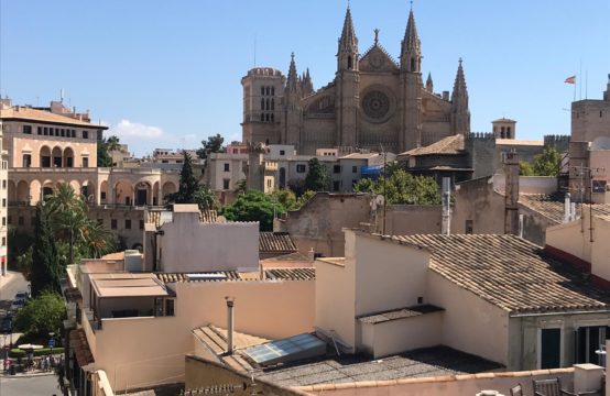 Stadthaus mit 4 Wohnungen und Ladenlokal in Palma | Ref.: 12878