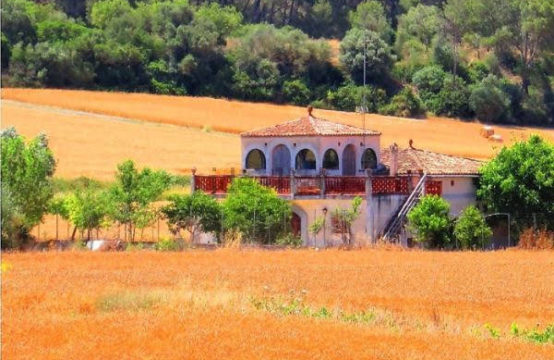 Schönes Landhaus mit Grundstück und friedlichem Blick auf die Berge und Felder in Sant Joan zum Verkauf | Ref.: 13151