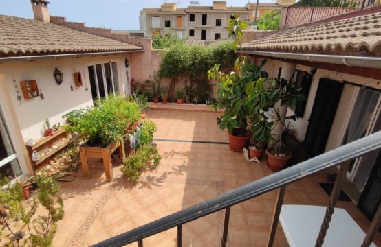 Tolles Reihenhaus mit 4 Schlafzimmern und Garage zu verkaufen | Ref.: 13156