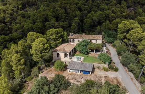 Ganz besondere Villa auf dem Gipfel der Berge im Westen Mallorcas zu verkaufen | Ref.: 13176