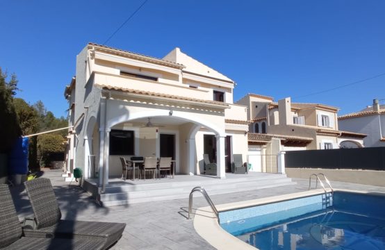 Fantastisches und elegantes Haus in der Nähe des Golfs in Son Ferrer zu verkaufen. | Ref.: 13255