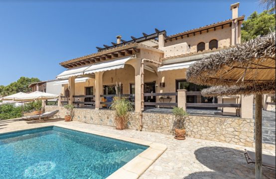 Einzigartige Villa in idealer Lage in Costa de la Calma | Ref.: 10735