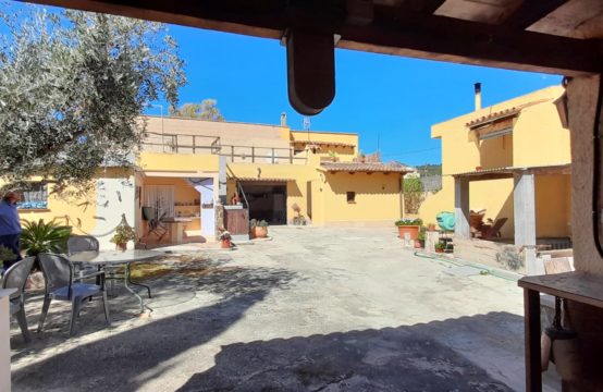 Investoren !!! Aufmerksamkeit!!! Immobilie zu verkaufen in Andratx, Südwesten von Mallorca! | Ref.: 13204