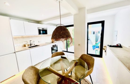 Modernisiertes und zentral gelegenes Reihenhaus in Port d’Andratx | Ref.: 13620