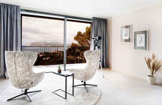 5-Zimmer-Villa mit luxuriöser Innenausstattung in Santa Ponsa | Ref.: 13743