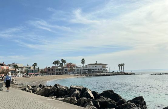 Zu verkaufen 2-SZimmer-Wohnung mit Gemeinschaftspool und Parkplatz in El Molinar-Portixol | Ref.: 13749