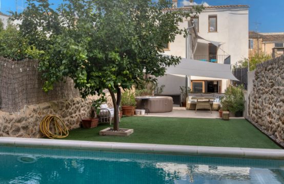 Stadthaus mit privatem Pool in Alaro zu verkaufen | Ref.: 13753