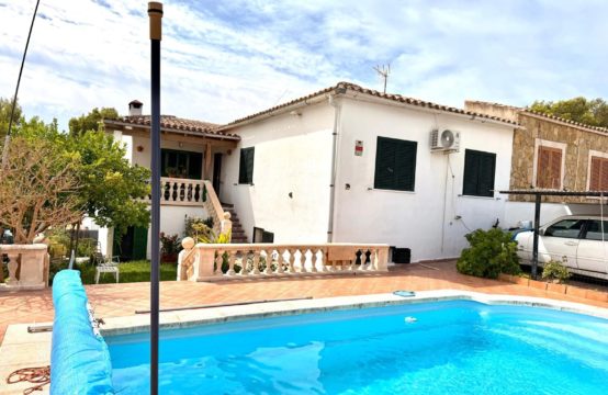 Geräumiges Chalet in Santa Ponsa mit atemberaubendem Bergblick | Ref.: 13833